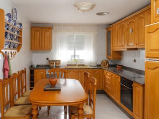 Appartement  N/a. Pis387  centro de lorca  200 m const.  175 m útiles  5d  2b  ase