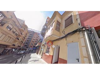 Casa  Calle serrallo. Cascentro517. propiedad en esquina con local y vivienda  zona pl