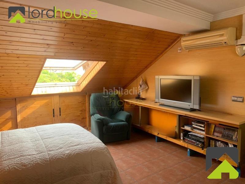 Foto c706dfd5-f90c-4979-aab9-51e02cbead61. Casa amb aparcament a San José Lorca