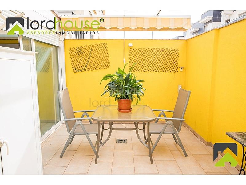 Foto 9a593222-d552-472f-9b42-6ba880009150. Duplex avec parking dans San José Lorca