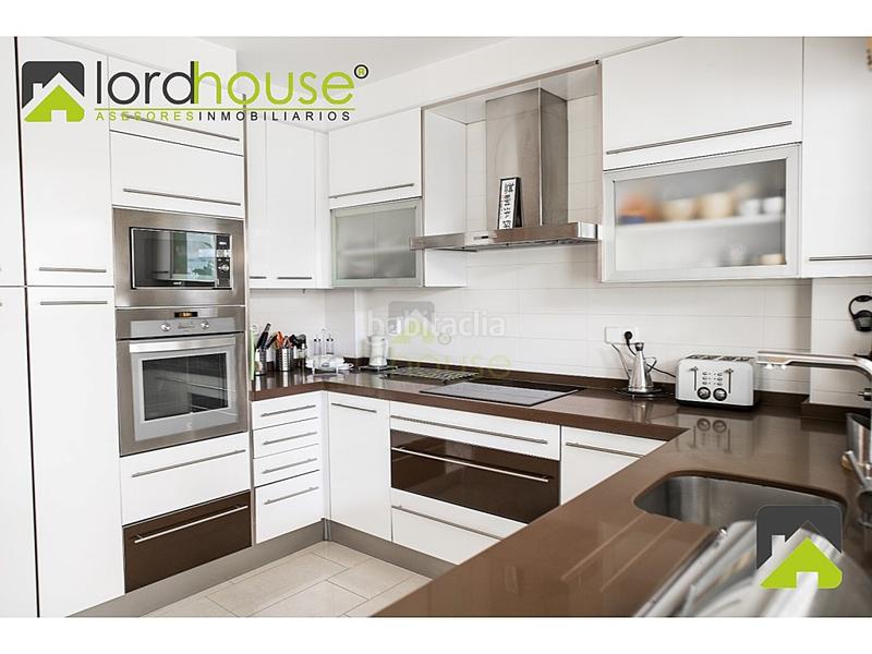 Foto a3c37e6e-6b3b-4841-a77f-c51c84a6981b. Duplex avec parking dans San José Lorca