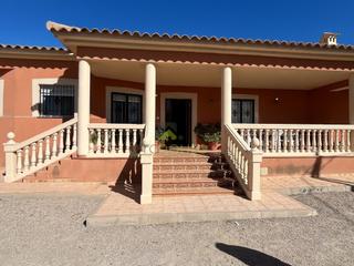 Chalet  N/a. Ch1108. chalet con 2 viviendas independientes y parcela 7.000 m