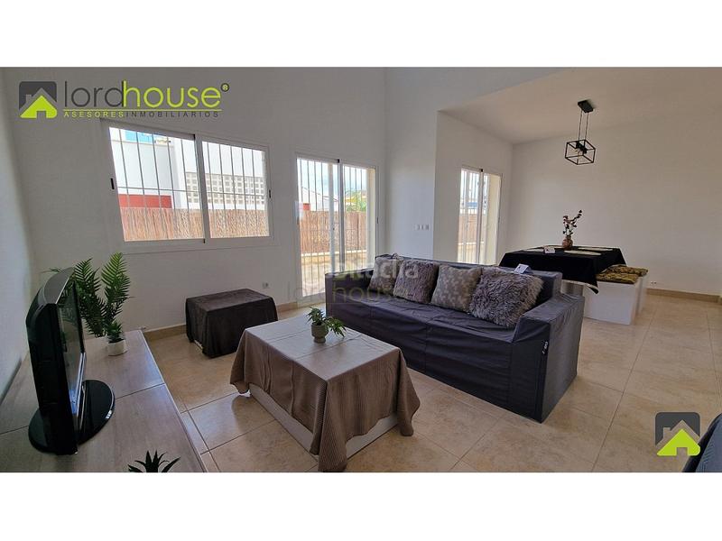 Foto ad25910d-833e-49a1-92a2-eb2ed590a1e4. Casa in avenida capitales de provincia (Purias) 2t in Lorca