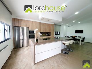 Maison à Calle virgen de fatima (torrealvilla) 7. 1300. chalet exclusivo 4 dormitorios con parcela