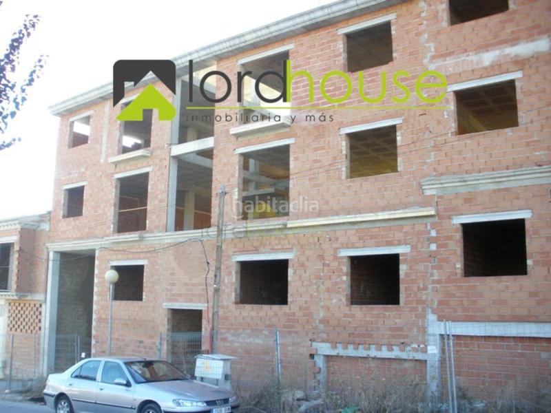 Foto 968fb2ef-f558-4670-bbb7-0ae35bfa47ce. Edificio edi644. edificación por terminar en Peal de Becerro
