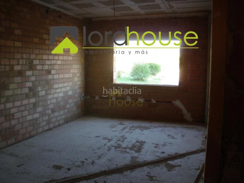 Foto a4aa1e76-5b6f-4c1b-ad4c-b946c1736dae. Edificio edi644. edificación por terminar en Peal de Becerro