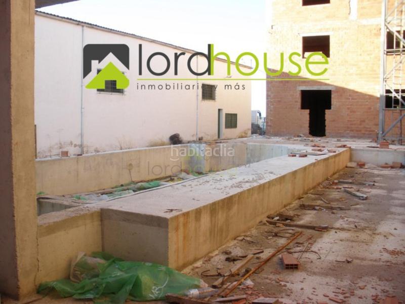 Foto fa05d3e0-0c5e-43a4-a561-d19fba2a6c16. Edificio edi644. edificación por terminar en Peal de Becerro