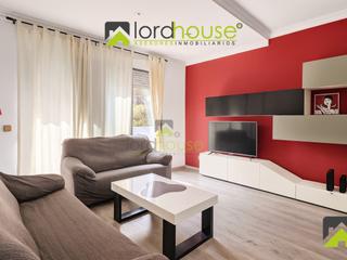 Appartement à Calle juan jose mtnez ferra 4. 1350. piso con patio y garaje en san josé