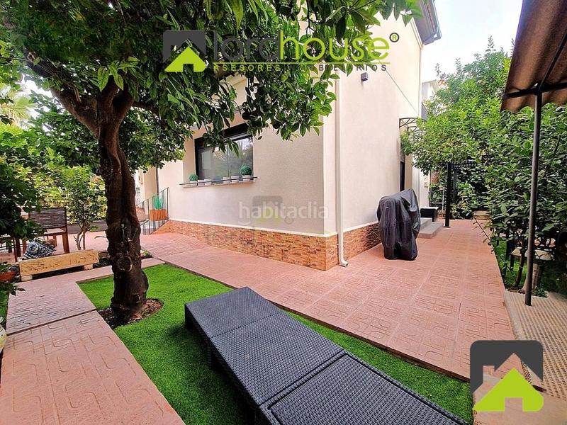 Foto 159bd347-3ecf-43bd-ad9d-f3d661860fd3. Casa 1369. casa moderna con jardín en alameda de cervantes en Lorca