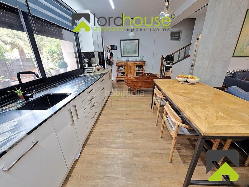 Foto 1fb853de-9414-4c8a-b6d2-dee5996ec628. Casa 1369. casa moderna con jardín en alameda de cervantes en Lorca