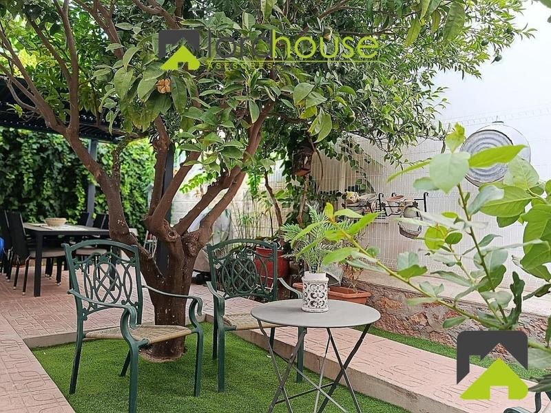 Foto 5151c7c6-6edf-4188-a9df-acd07ff9d66a. Casa 1369. casa moderna con jardín en alameda de cervantes en Lorca