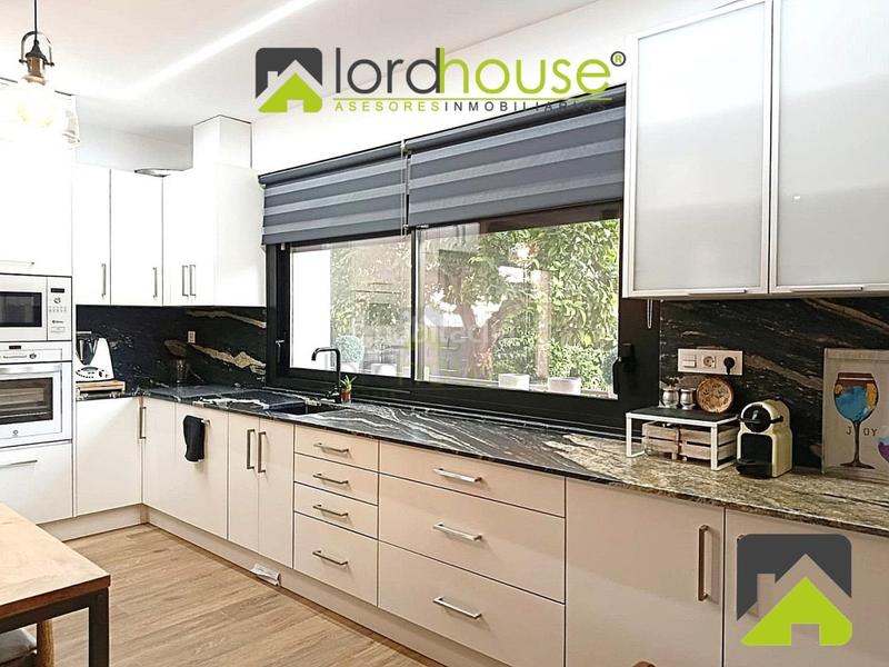 Foto 85329538-ba5f-4d09-ab19-22e74ee274ec. Casa 1369. casa moderna con jardín en alameda de cervantes en Lorca