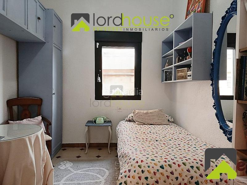 Foto b8ac4d37-7bae-45f4-a917-f777cdb26b39. Casa 1369. casa moderna con jardín en alameda de cervantes en Lorca