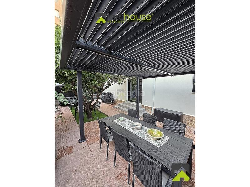 Foto c107f09b-d2b4-4e71-83a1-67080c7e26b9. Casa 1369. casa moderna con jardín en alameda de cervantes en Lorca