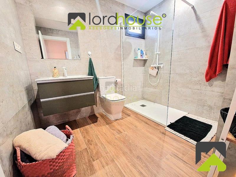 Foto c4ecc358-7c49-436f-b61d-db5efd917570. Casa 1369. casa moderna con jardín en alameda de cervantes en Lorca