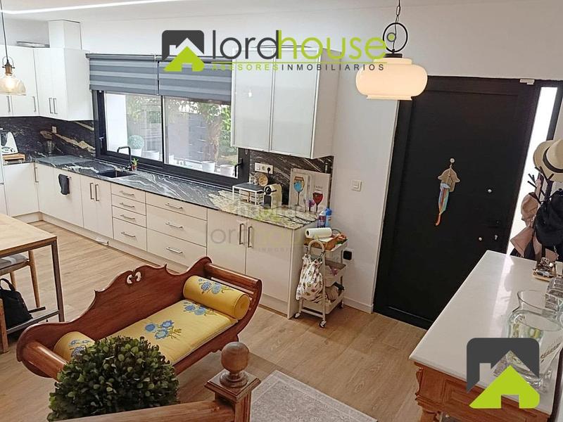 Foto dfb9783b-4cac-4a9e-b450-0d8b8a6c126f. Casa 1369. casa moderna con jardín en alameda de cervantes en Lorca