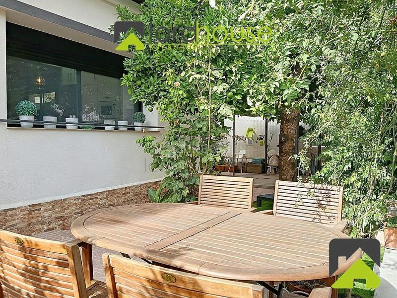 Foto ffd59696-1df6-46cf-84dc-198b81218ef4. Casa 1369. casa moderna con jardín en alameda de cervantes en Lorca