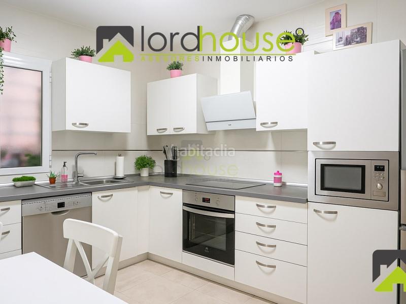 Foto 1da3261e-5066-4840-be7a-fb16c933ff6a. Pis amb aparcament a San José Lorca