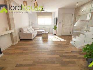 Duplex  Calle torrecilla. 1396. lordhouse  dúplex totalmente renovado con piscina comunita