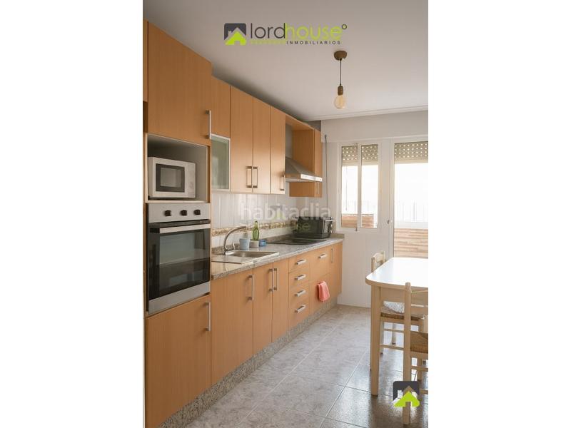 Foto c3c9258a-a12c-42bb-b762-efc0f7d82e71. Pis a Casco Antiguo Águilas