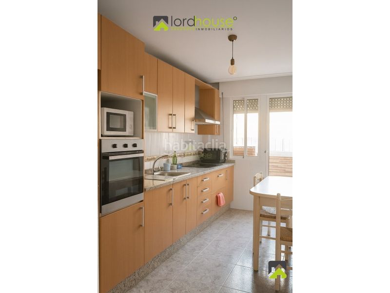 Foto c3c9258a-a12c-42bb-b762-efc0f7d82e71. Pis a Casco Antiguo Águilas