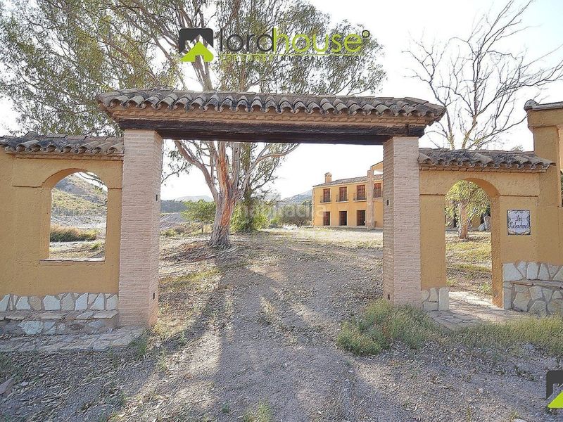 Foto a18261a2-8174-4d2e-886a-c2463fd77b17. Casa amb aparcament a Águilas