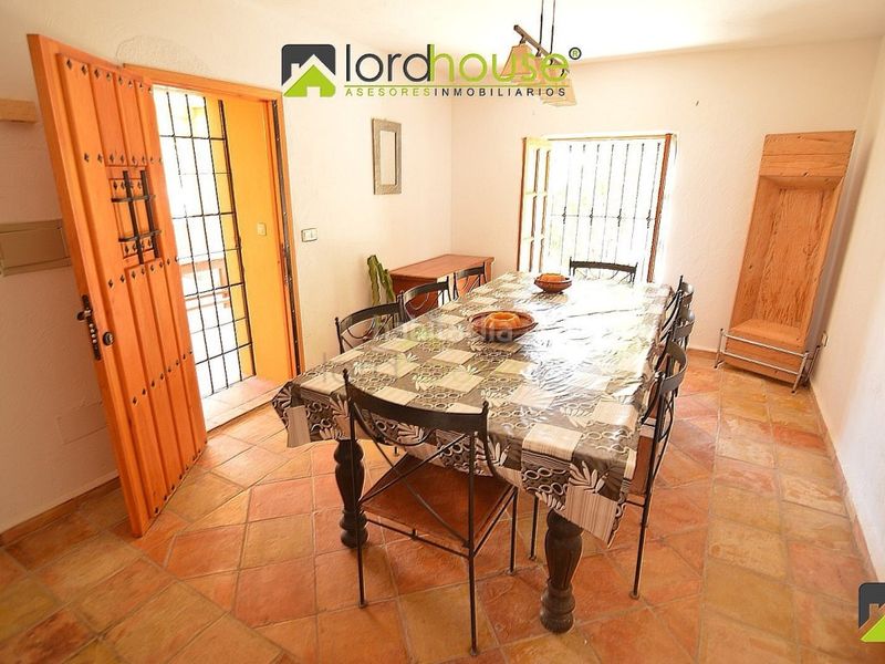 Foto c2a3bab6-0a81-4c46-9302-0ff6c8271e52. Casa amb aparcament a Águilas