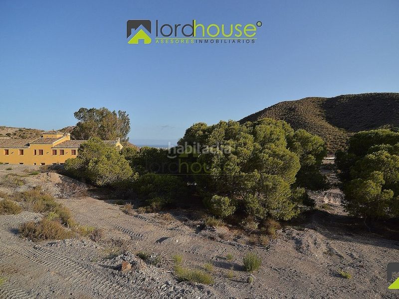 Foto df3e5a1d-e96b-45ed-b6d1-c47d64e2a489. Casa amb aparcament a Águilas