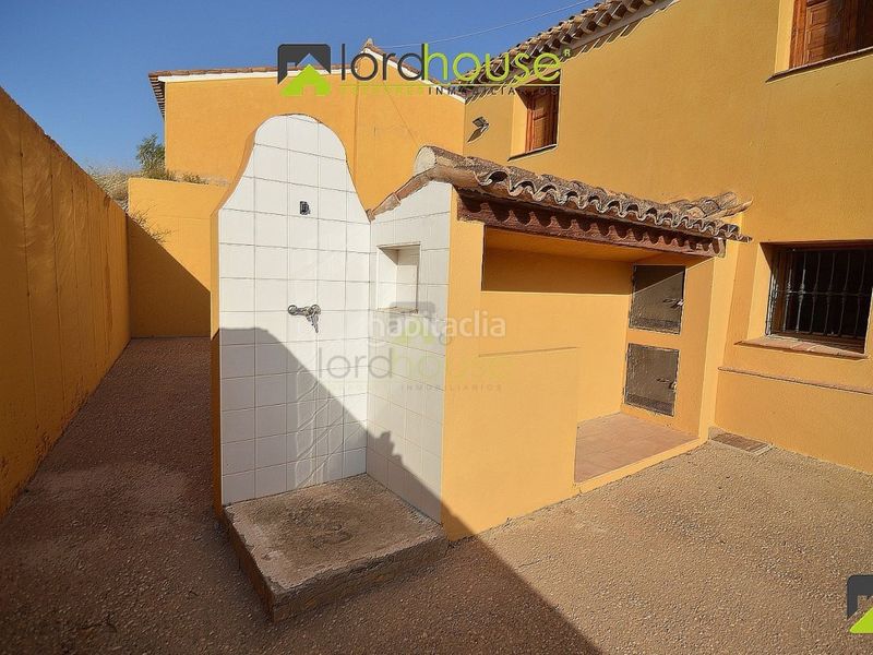 Foto f1e91b7d-239a-40a4-a8a3-9195566b8ecb. Casa amb aparcament a Águilas