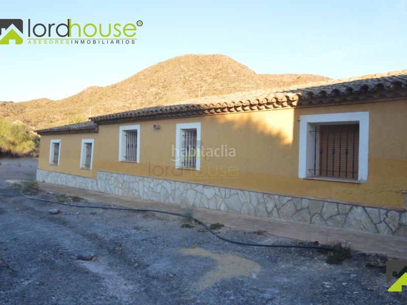 Foto fee0baf2-3471-4bd9-8c00-454ef7c6ade5. Casa amb aparcament a Tébar - Los Arejos Águilas