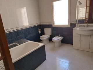 Casa adossada  Dels llorac