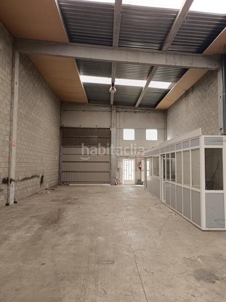 Foto 6390d98a-e40e-49b5-8f0a-2f3e6a5fcd9e. Fabrikhalle in Constantí