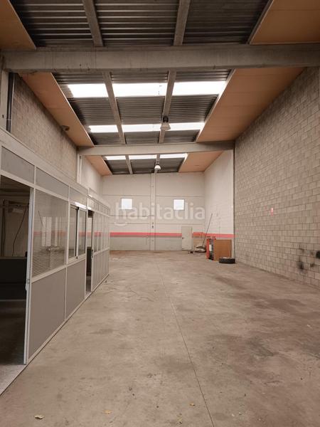 Foto ff77b34b-7c8d-45e4-b1be-5d5ab823fe20. Fabrikhalle in Constantí