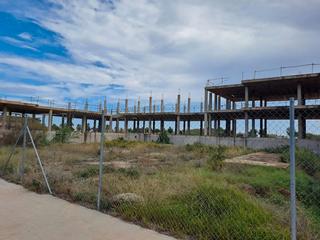 Terreny residencial  Avenida mediterrani. Obra parada en almenara