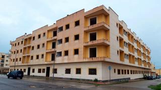 Edificio  Calle poeta juan lloret gregori. Obra parada en aguilas