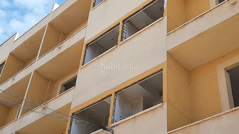 Foto dc7e13be-794a-42a6-9c13-626dba8cf43f. Edificio obra parada en aguilas en Águilas