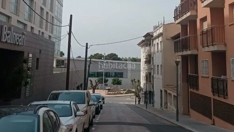 Foto 3c853879-e507-4d0b-95dc-549b535ba330. Edifici a Coma-ruga platja Coma-ruga
