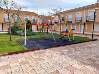 Maison jumelée  Ancha. Adosado en venta en urbanización privada en lillo