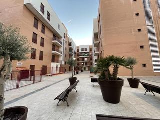 Parking coche  José antonio ortega lara. Plazas de garaje a la venta en ortega lara