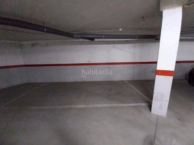 Foto 2d2c2162-d097-4d95-83be-ceeddd517ed9. Parking voiture dans Cedillo del Condado