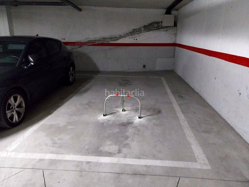 Foto 3a9e4398-1a91-42e1-8d22-9ec922405178. Parking voiture dans Cedillo del Condado