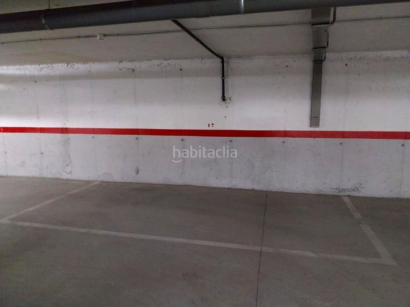 Foto 60040678-7214-4dd1-baa3-9892bf4ac5c7. Parking voiture dans Cedillo del Condado