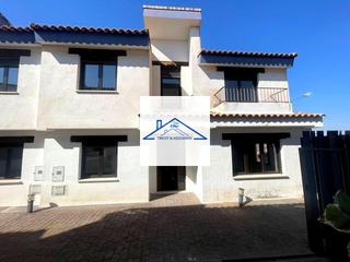 Reihenhaus  Baylios. Chalet adosado en venta en calle baylios