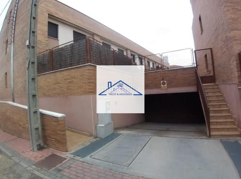 Foto 3bc96765-8be2-4dd4-aed3-0b24bca1e770. Autoparkplatz in Casarrubios del Monte