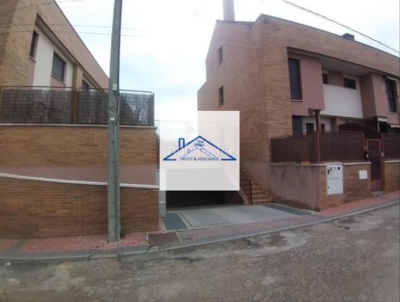 Foto 77c63b86-b8df-4160-b480-de206876fc8a. Autoparkplatz in Casarrubios del Monte