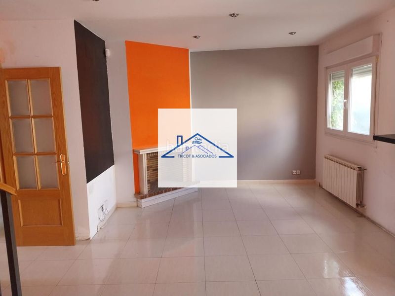 Foto f1eeb8df-278b-4d7b-a2c4-919045828567. Casa adossada amb calefacció a Las Lomas Seseña