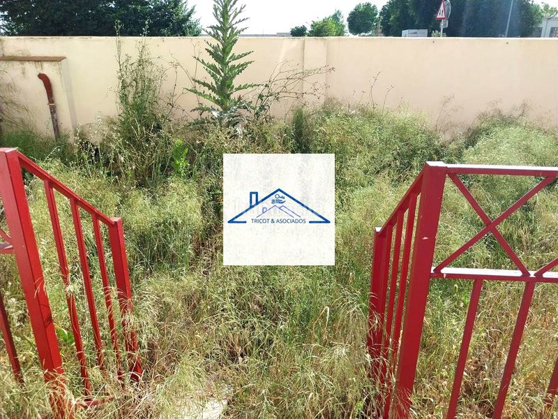 Foto bf1b0801-ebd1-435f-95e2-8cfff3352c41. Planta baixa amb calefacció aparcament a Entrada-Gasolineras Ocaña