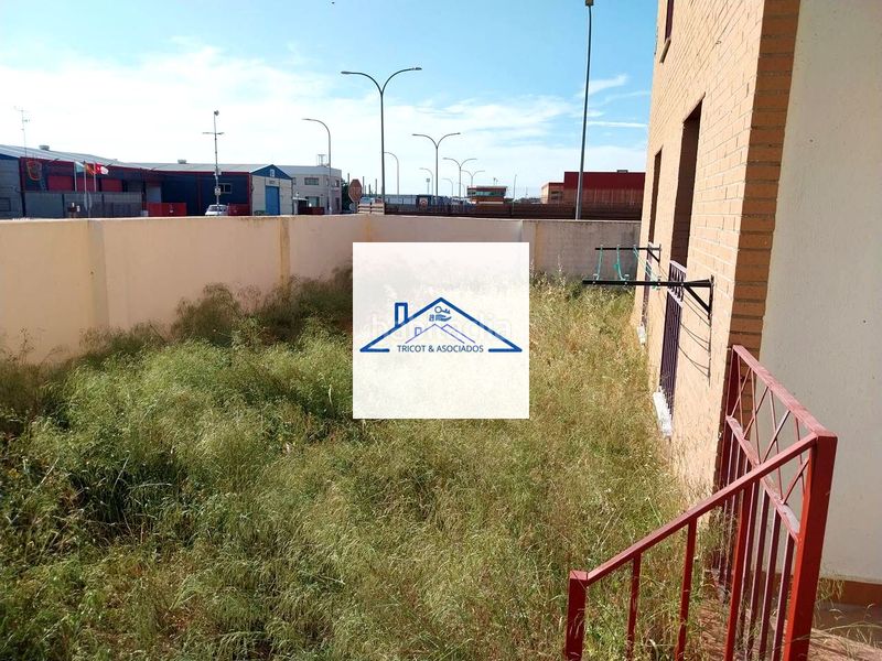 Foto dfae8b58-fb78-47e3-a993-56ae7187def1. Planta baixa amb calefacció aparcament a Entrada-Gasolineras Ocaña