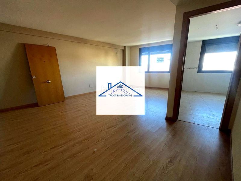 Foto 6f22c05f-410a-4dfd-8a51-01ca7fc29445. Flat with heating parking in Bargas