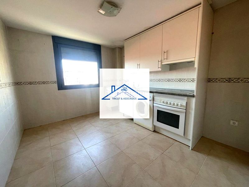 Foto ad9cba19-4f67-4776-ad7f-e78f4d0cac7d. Flat with heating parking in Bargas